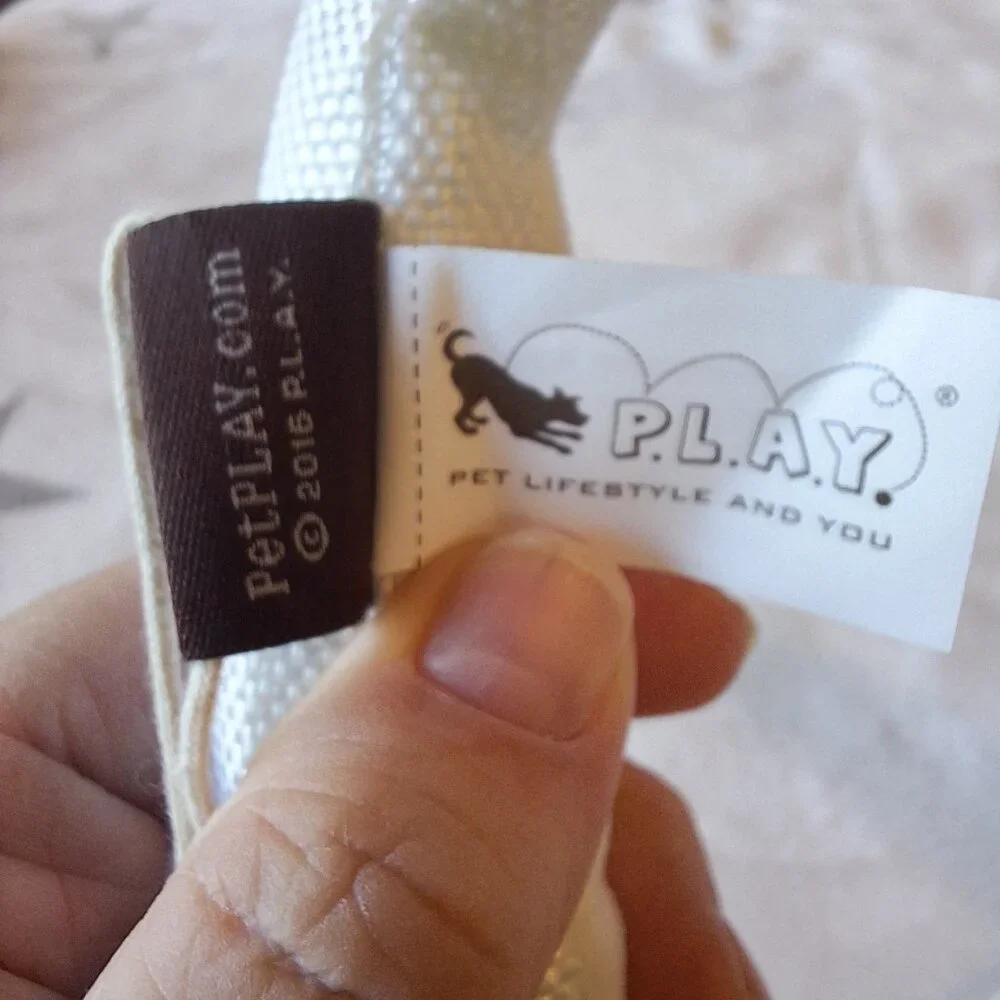 P.L.A.Y.'s Hollywoof Cinema 3-Dog Glasses Fun Dog Toy‎ New Squeaks Crinkle